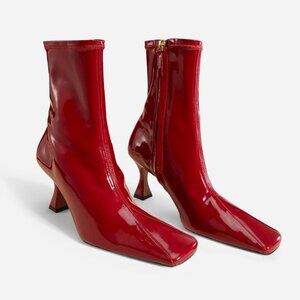 249. MANU ATELIER Duck Boots Stretch Vegan Patent Red $580 EUC Sz 37